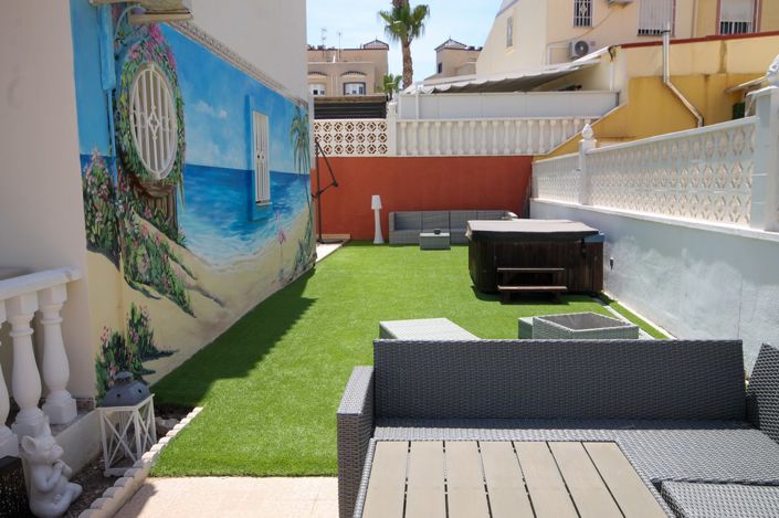Image No.25-2 Bed House for sale