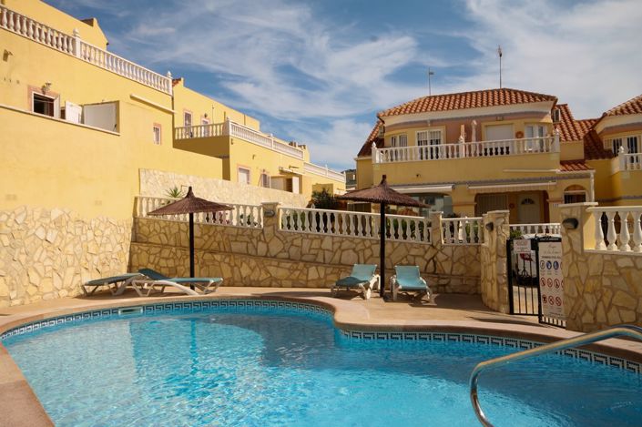 Image No.2-Maison de 4 chambres à vendre à Orihuela Costa