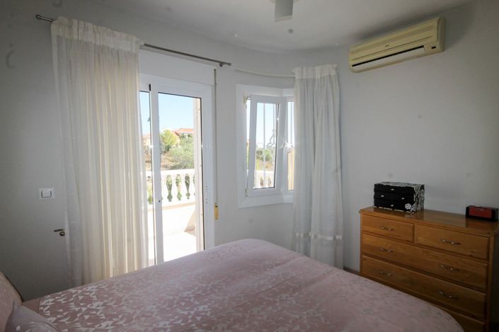 Image No.26-2 Bed House for sale