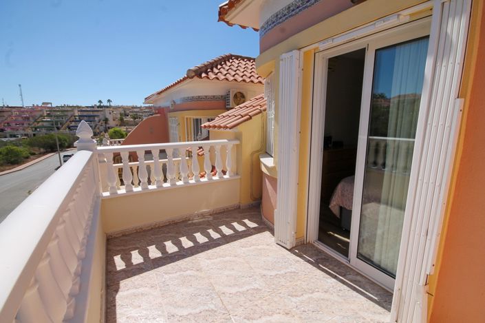Image No.27-2 Bed House for sale