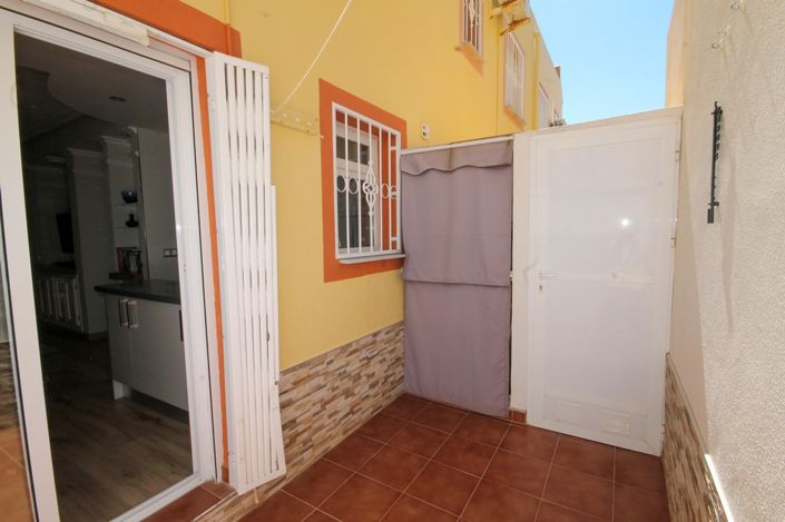 Image No.29-2 Bed House for sale
