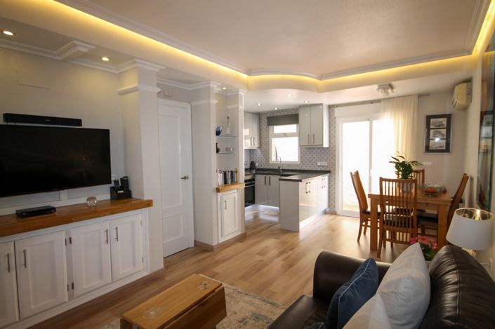 Image No.6-2 Bed House for sale