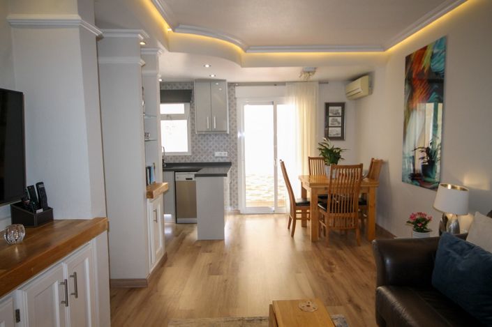 Image No.7-2 Bed House for sale