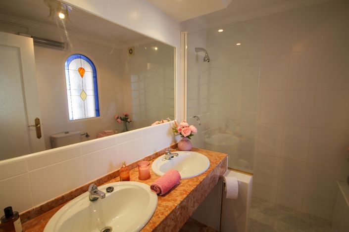 Image No.20-3 Bed Villa for sale