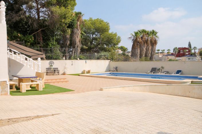 Image No.53-5 Bed Villa for sale