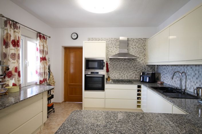 Image No.8-5 Bed Villa for sale