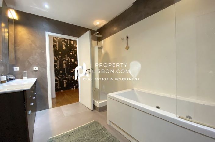 Image No.19-5 Bed Apartment for sale