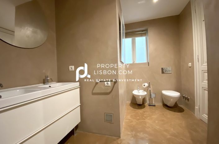 Image No.24-5 Bed Apartment for sale