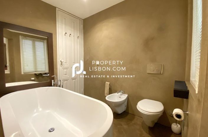 Image No.28-5 Bed Apartment for sale