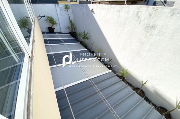 Image No.24-3 Bed Apartment for sale