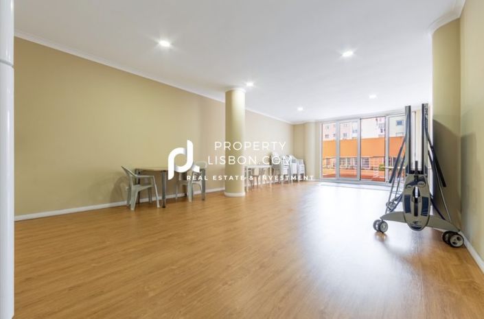 Image No.12-3 Bed Apartment for sale