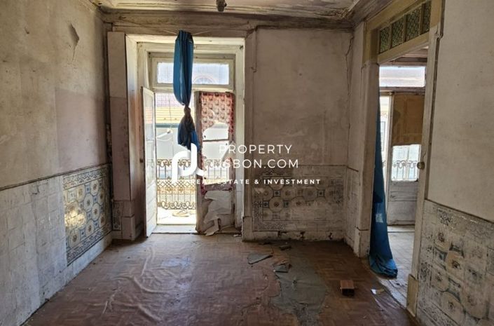 Image No.12-4 Bed Property for sale