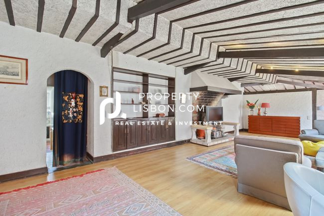 Image No.1-6 Bed Apartment for sale
