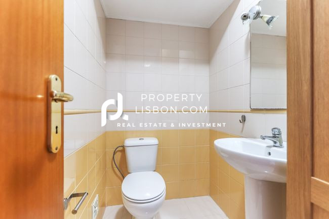 Image No.10-3 Bed Apartment for sale