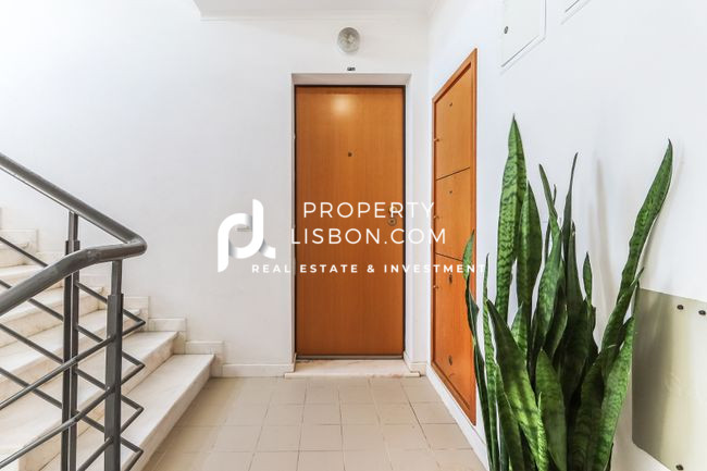 Image No.17-3 Bed Apartment for sale