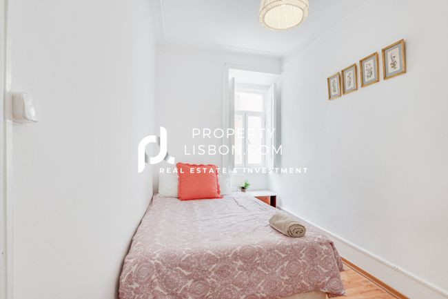 Image No.11-7 Bed Apartment for sale