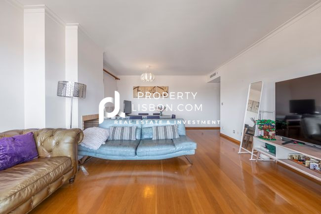 Image No.17-2 Bed Apartment for sale