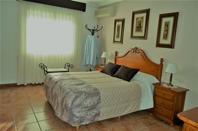 1742magnificentresidenceintheheartoflosmontes