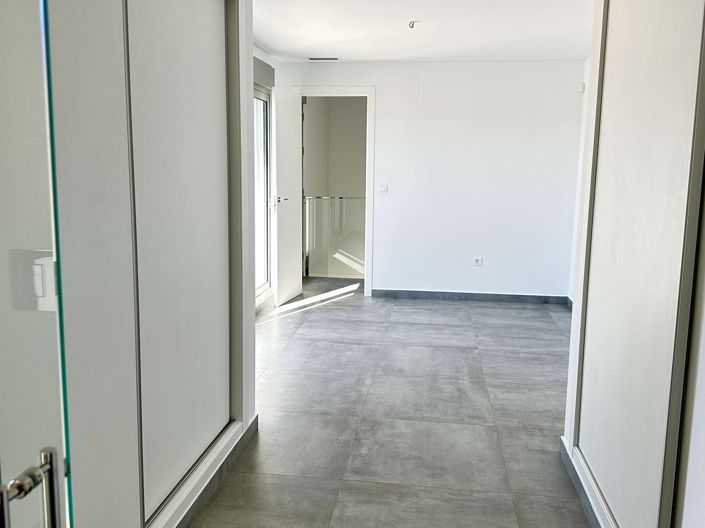 Image No.22-4 Bed Villa for sale