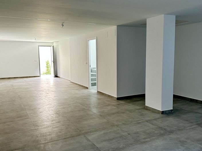 Image No.26-4 Bed Villa for sale