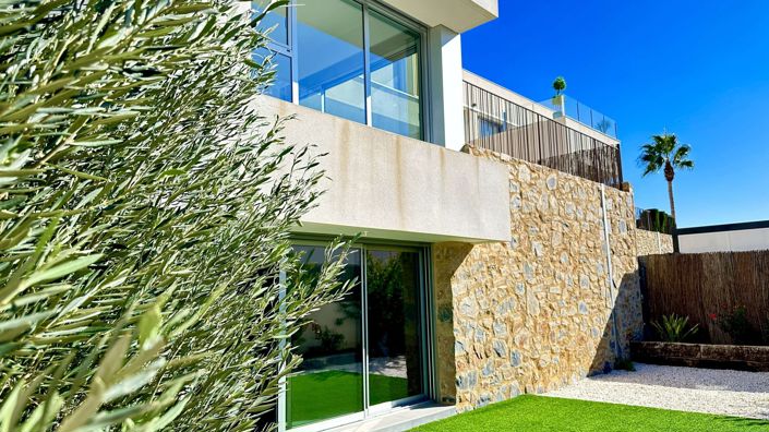 Image No.10-4 Bed Villa for sale