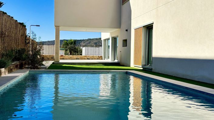 Image No.12-4 Bed Villa for sale