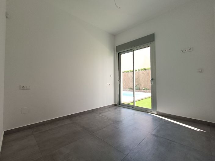 Image No.10-4 Bed Villa for sale