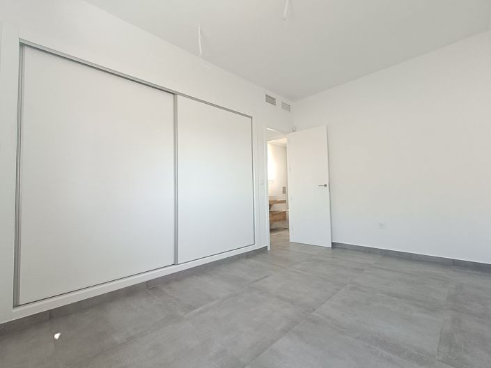 Image No.11-4 Bed Villa for sale