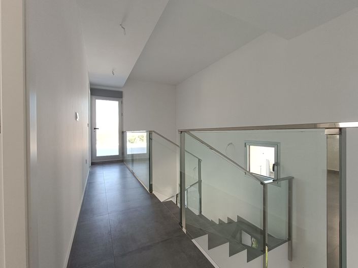 Image No.12-4 Bed Villa for sale