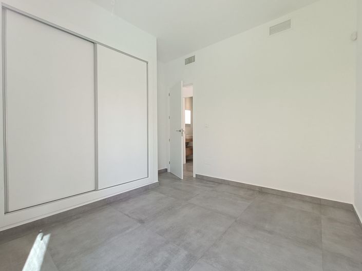 Image No.14-4 Bed Villa for sale