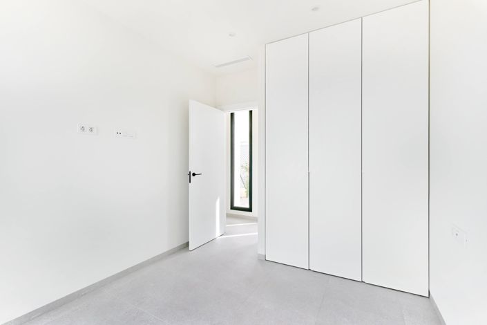 Image No.6-3 Bed Villa for sale