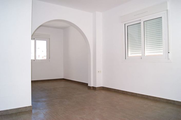Image No.3-2 Bed Townhouse for sale