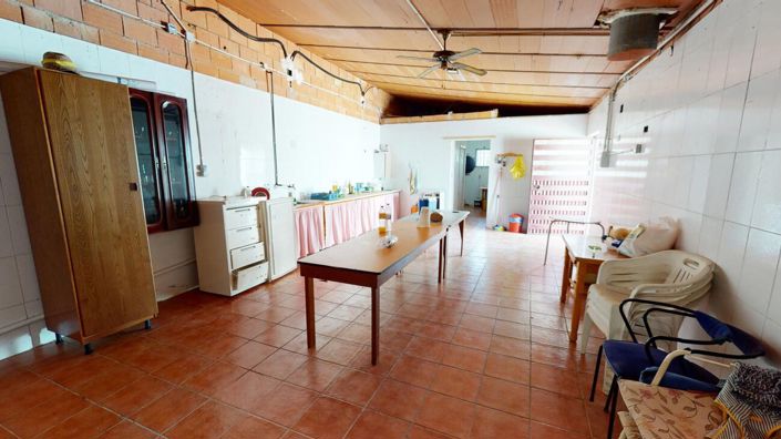 Image No.16-5 Bed Townhouse for sale
