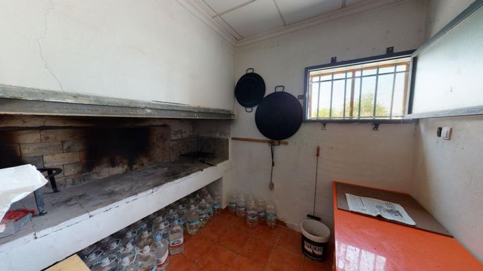 Image No.18-5 Bed Townhouse for sale