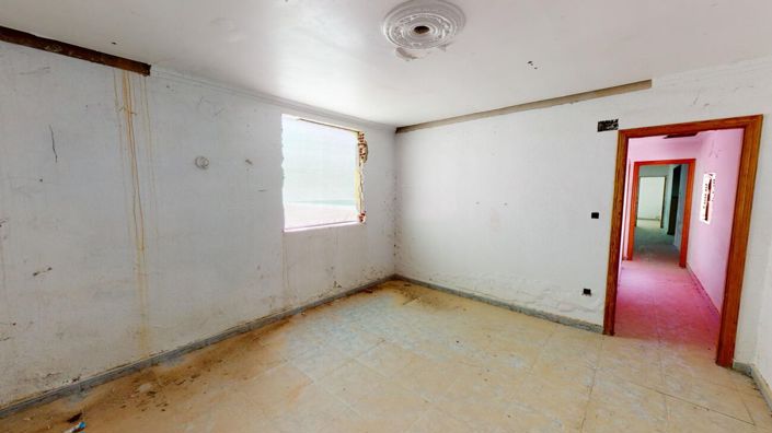 Image No.8-5 Bed Townhouse for sale