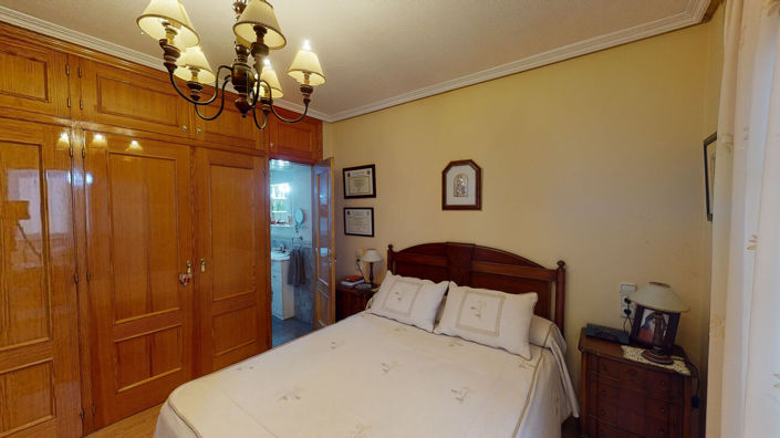 Image No.9-6 Bed Villa for sale