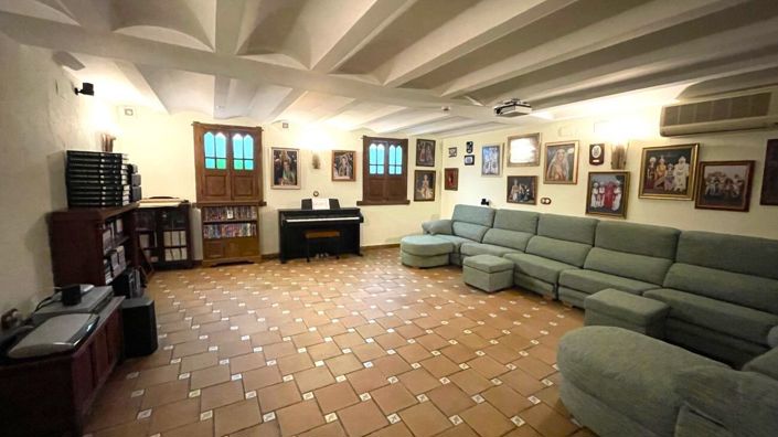 Image No.27-4 Bed Townhouse for sale
