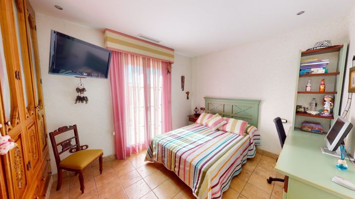 Image No.12-4 Bed Villa for sale