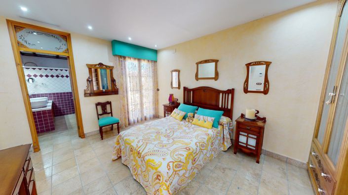 Image No.15-4 Bed Villa for sale
