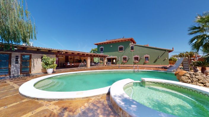 Image No.2-4 Bed Villa for sale