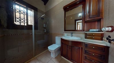 547910