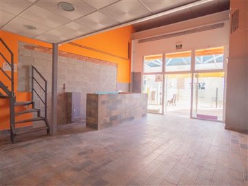 6052commercialfreeholdopportunityonlafinca200