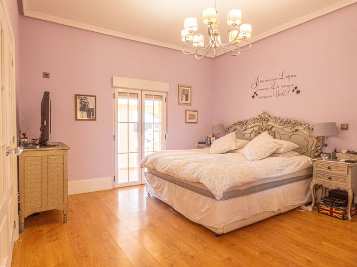 Image No.23-Villa de 6 chambres à vendre à Heredades