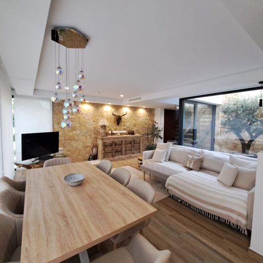 Image No.12-6 Bed Villa for sale