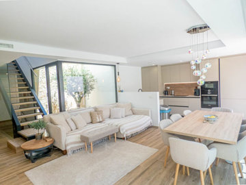 7825amazingmodernresalevillaforsale1703251502