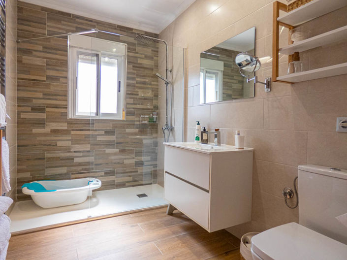 Image No.16-6 Bed Villa for sale