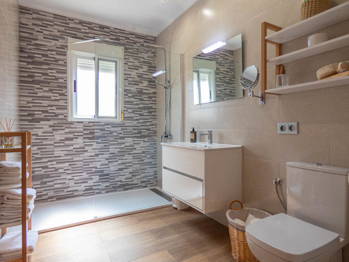 Image No.35-6 Bed Villa for sale