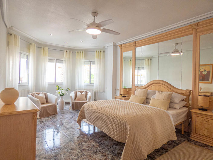 Image No.36-6 Bed Villa for sale