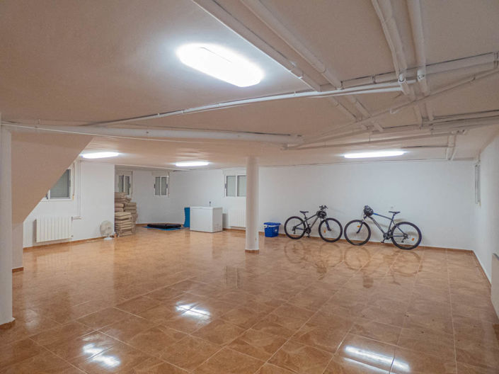 Image No.40-6 Bed Villa for sale