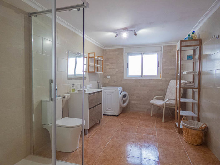 Image No.40-6 Bed Villa for sale